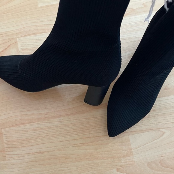 NEW 🎈Calvin Kline Boots black stretch top with chunky heels - Picture 3 of 7